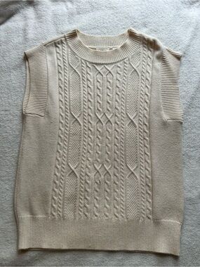 Women’s sweater vest